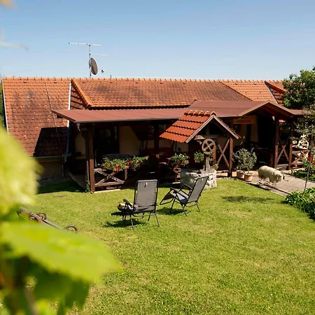 Tourist Farm Jakljevic Bauernhof Metlika